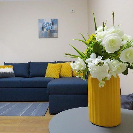 Flowers Garden Apartment Veliko Tarnovo Exterior foto